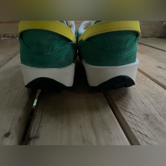Nike Waffle Debut Vintage Stadium Green Opti Yellow DX2931-300 Women's Size 6 - Picture 8 of 10